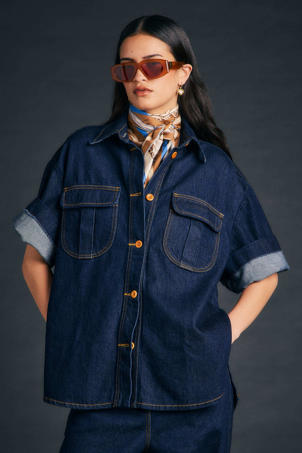 KAREN WALKER MOD SHIRT DENIM BUTTON UP SHIRT WITH TWO CHEST POCKETS AND CONTRAST SITIHING