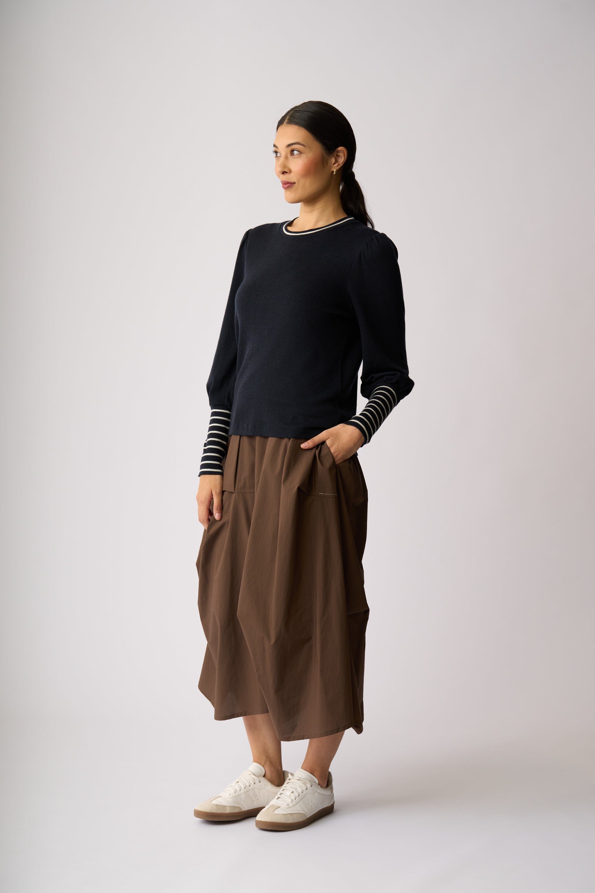 CONTRAST PULL ON SKIRT