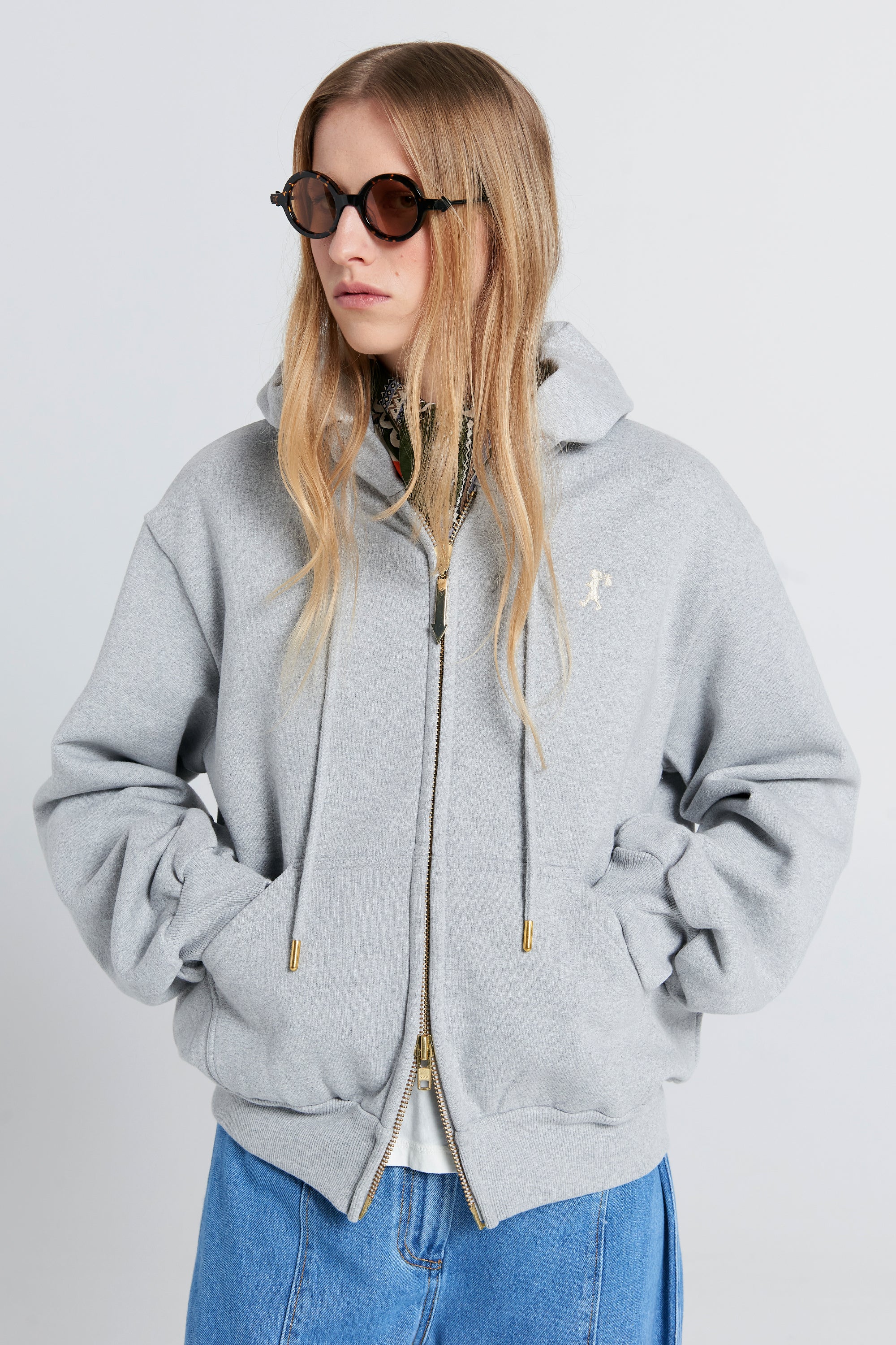 RUNAWAY GIRL CROPPED OVERSIZE HOODIE