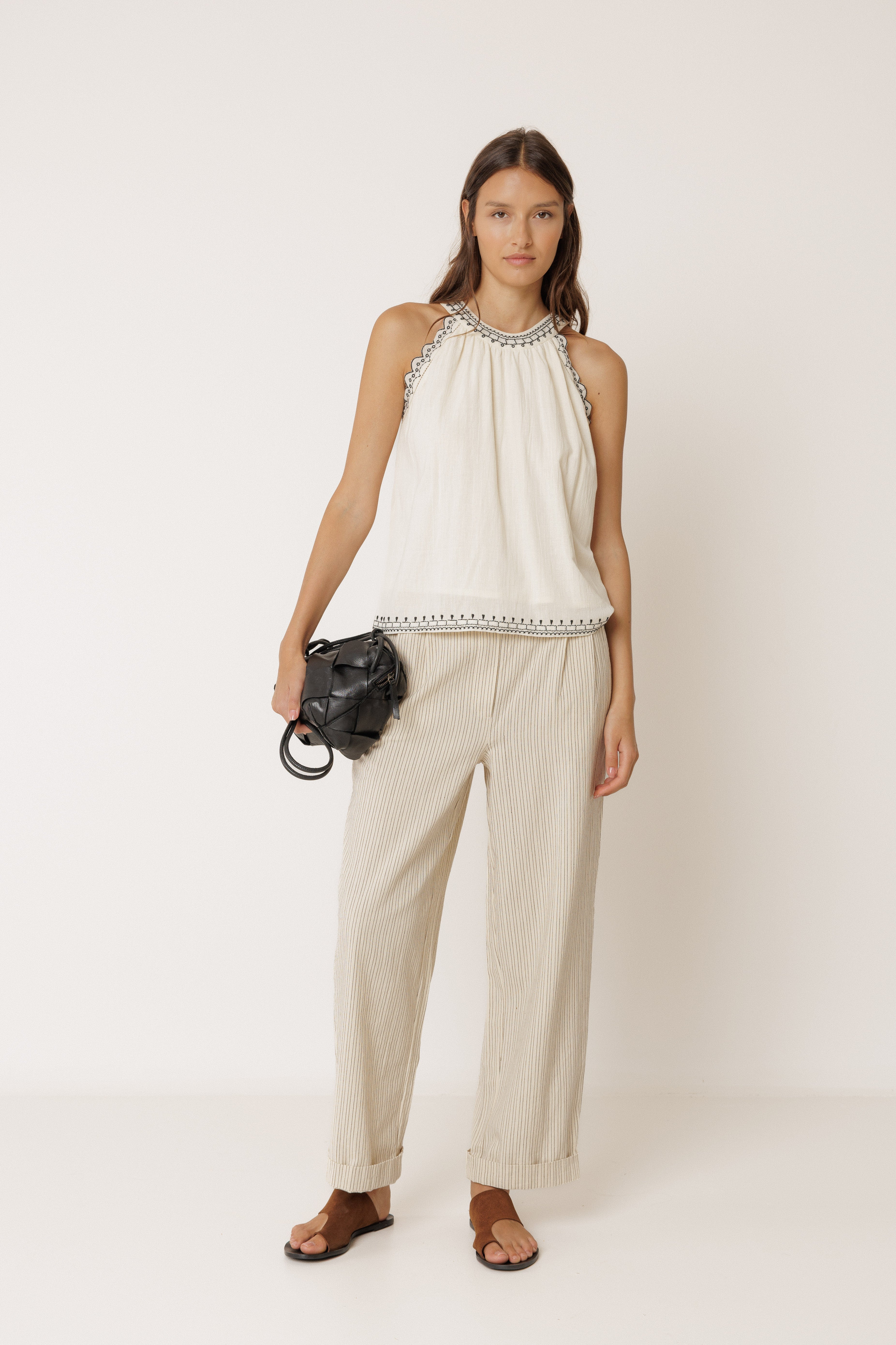 CONTRAST EMBROIDERY TOP
