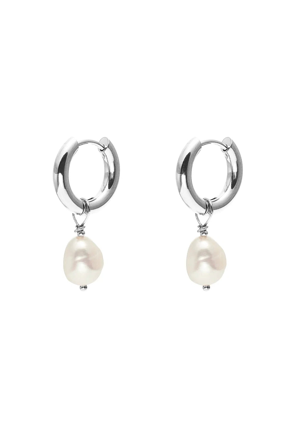 SILK AND STEEL ALLURE HOOPS SILVER HOOP EARRINGS PEARL HOOPS PEARL EARRINGS SILVER EARRINGS HUGGIE HOOPS HUGGIE EARRINGS DROP EARRINGS FRESHWATER PEARL BAROQUE PEARL PEARL DROP CHUNKY HOOPS MINIMAL STYLE CLASSIC STYLE EVERYDAY EARRINGS MODERN JEWELLERY LUXE STYLE ELEGANT STYLE BRIDAL JEWELLERY WEDDING GUEST TIMELESS STYLE SILVER JEWELLERY SILVER ACCESSORIES STAINLESS STEEL POLISHED FINISH PREMIUM JEWELLERY WOMENS JEWELLERY GIFT IDEA PEARL JEWELLERY