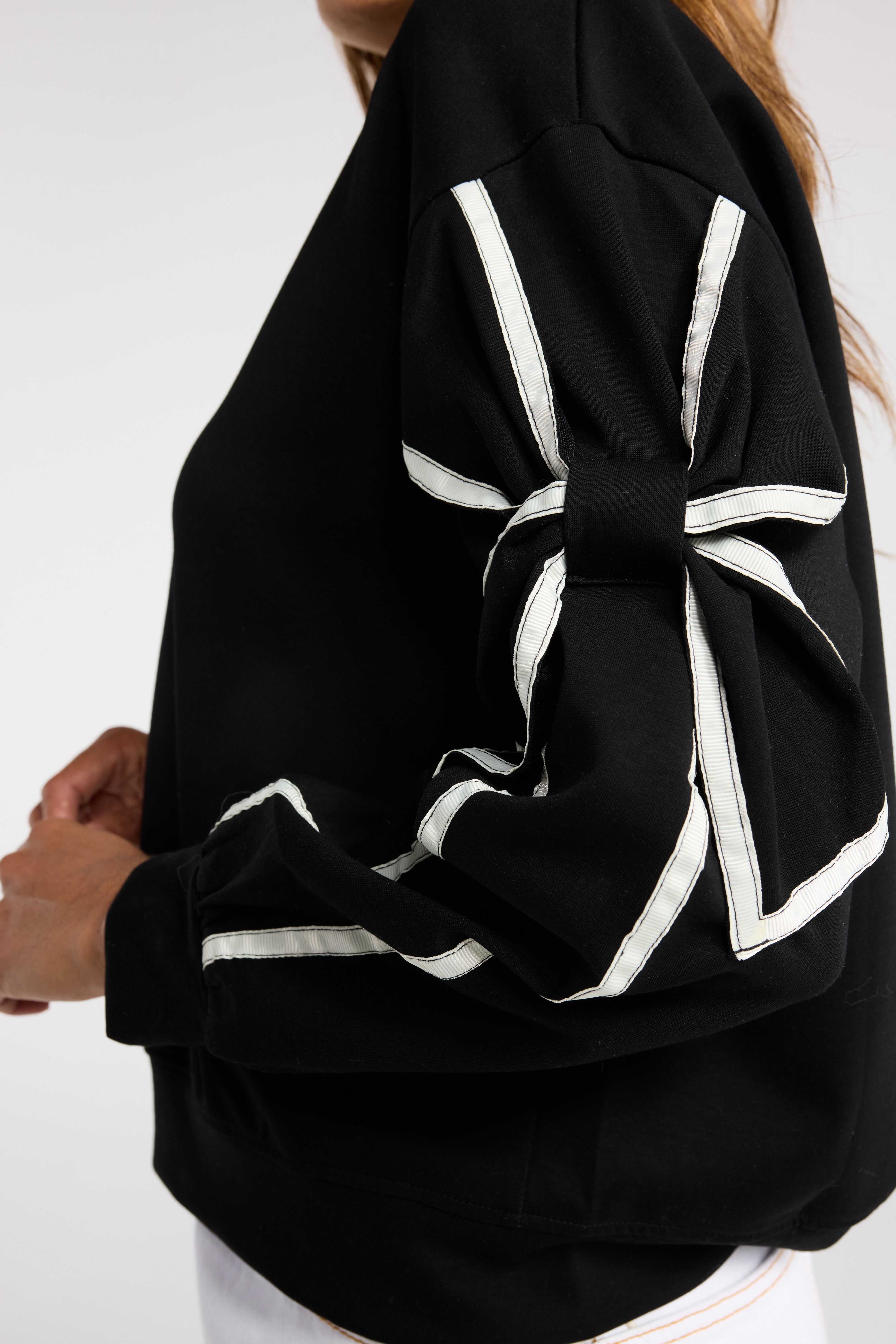 BOW JUMPER