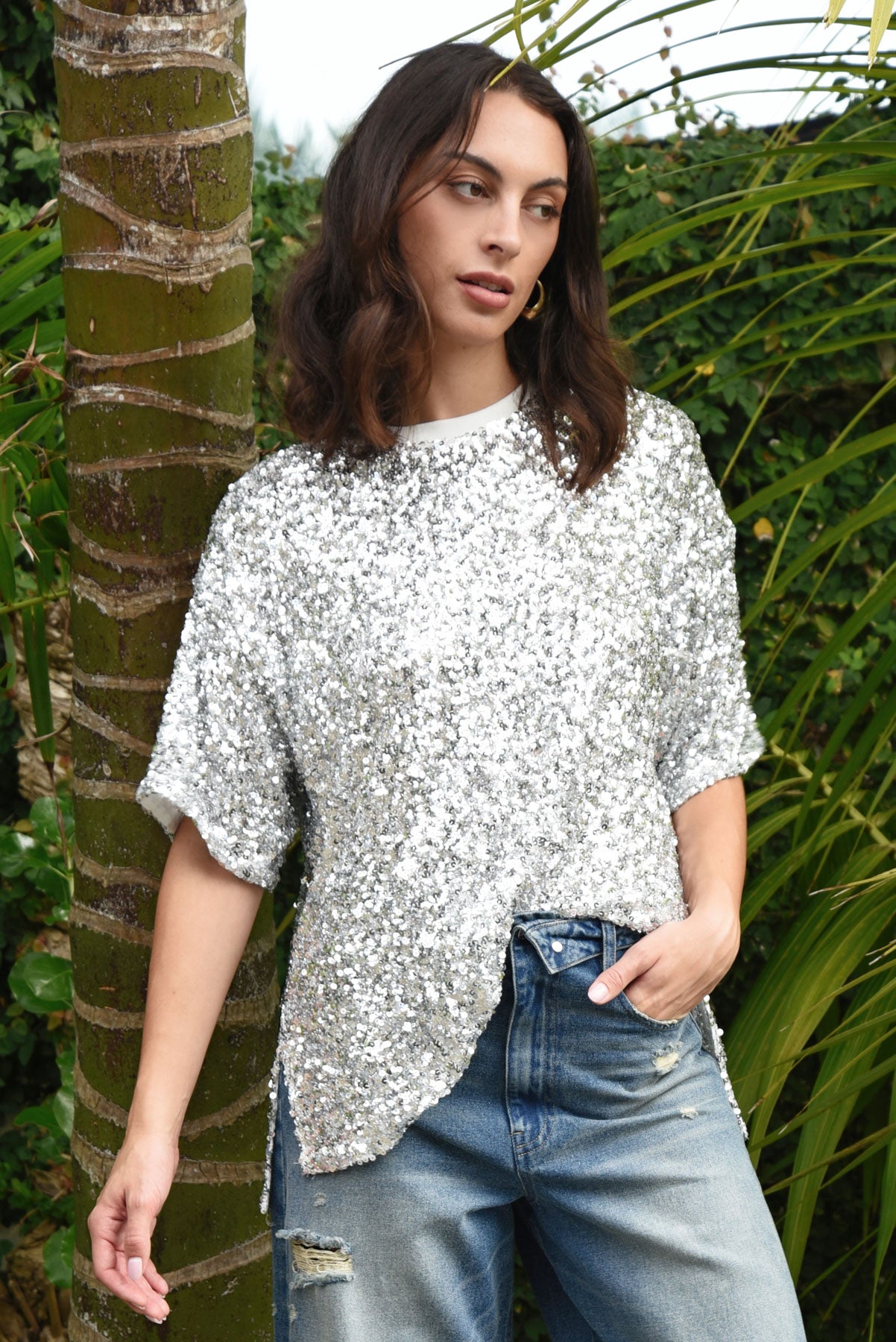 COOPER SHINE QUEENS TOP POLYESTER SILVER SEQUIN TEE SHIRT
