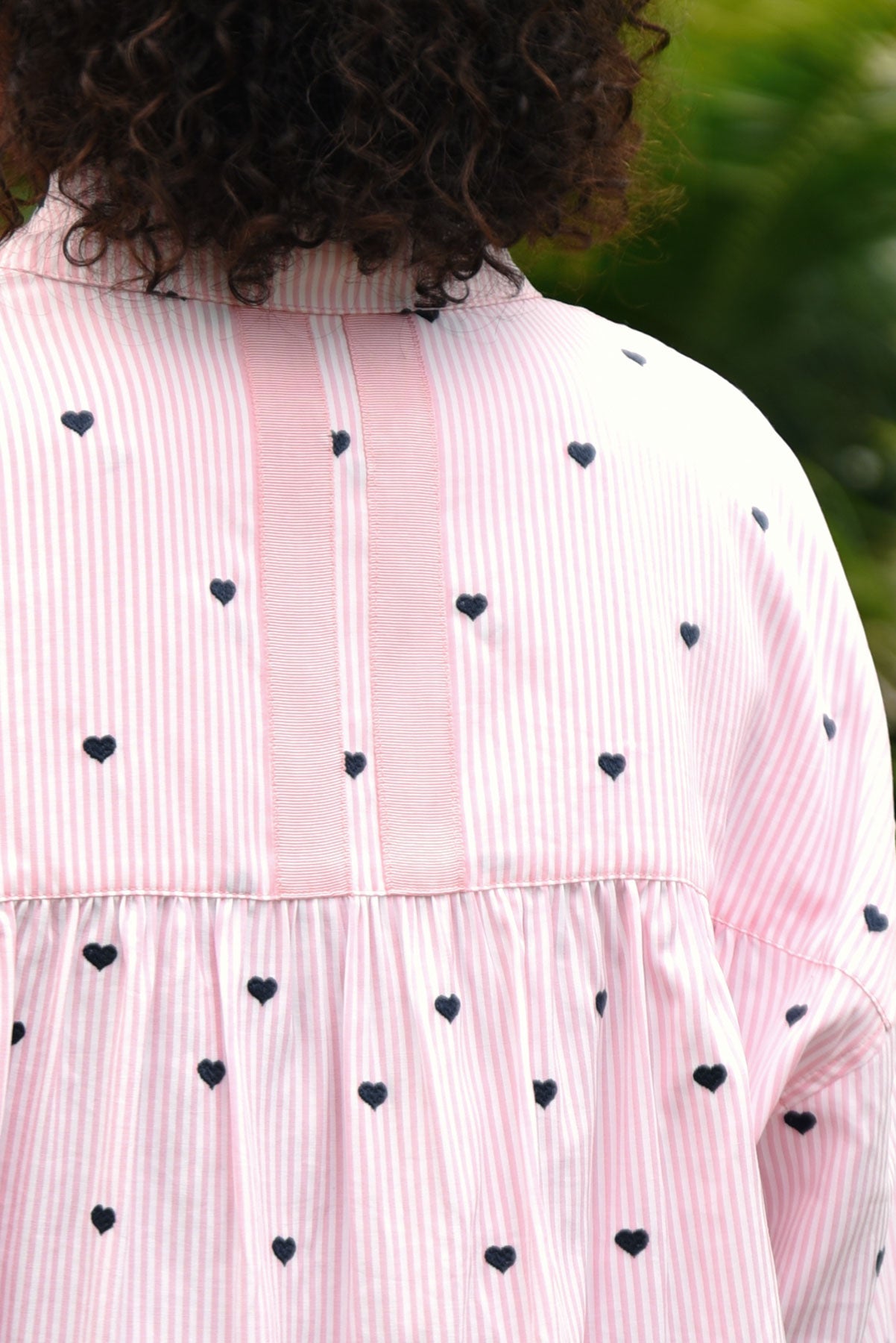 COOP HEART LINE SHIRT PINK STRIPE SHIRT WITH BLACK HEART PRINT CLASSIC BUTTON UP SHIRT