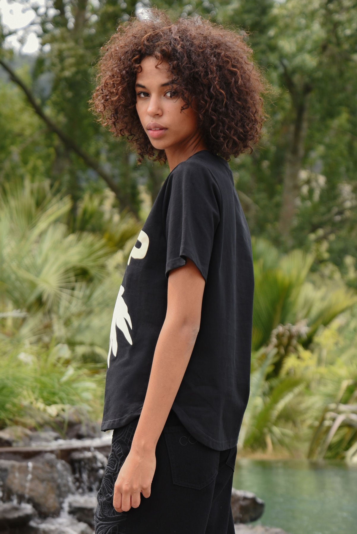 COOP BLOOM SERVICE TSHIRT COTTON BLACK AND CREAM FLORAL LOGO TEE