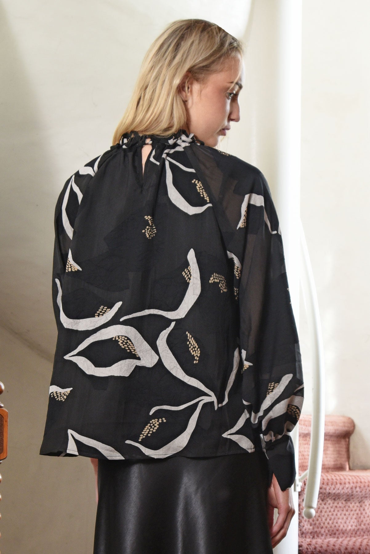 HIGH DRAMA BLOUSE