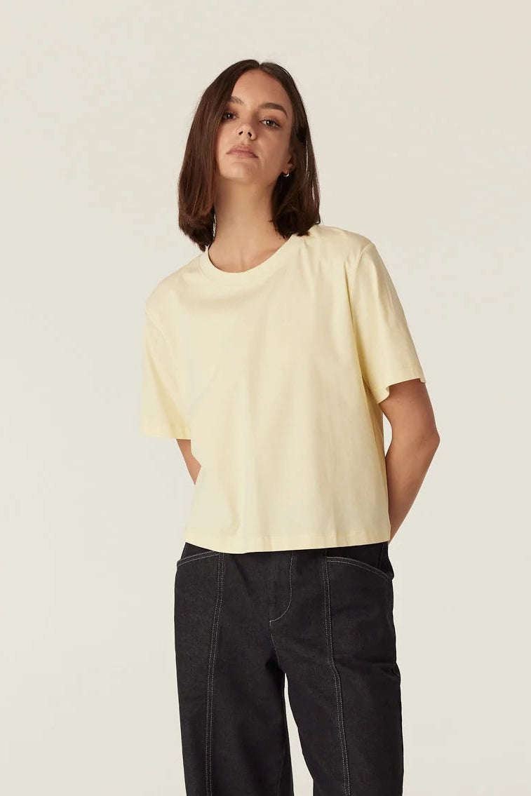 Cable pale yellow short sleeve crew neck T-shirt