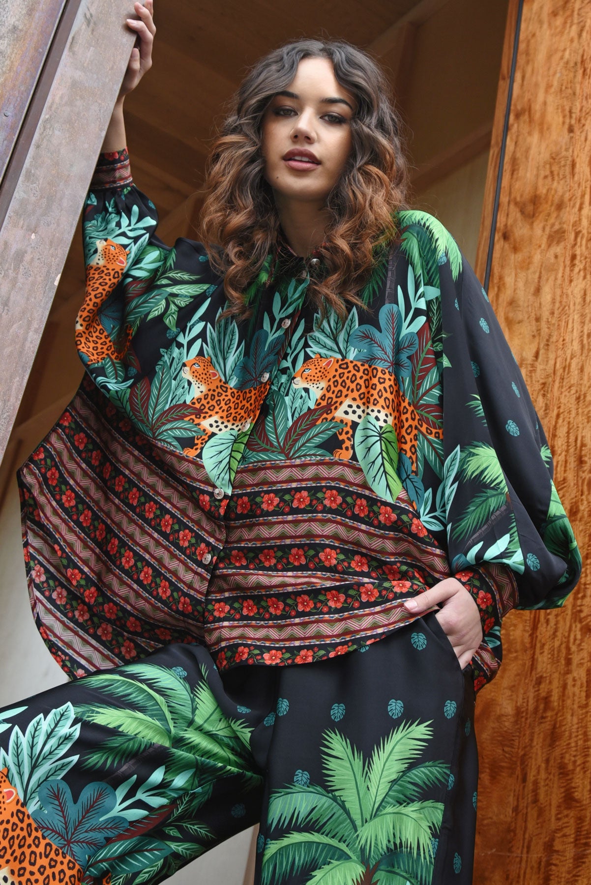 BEHIND HER BACK SHIRT