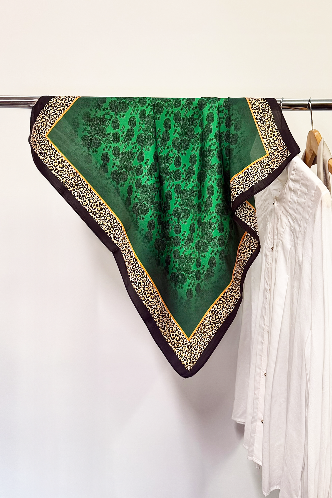 EMERALD CAT SQUARE SCARF