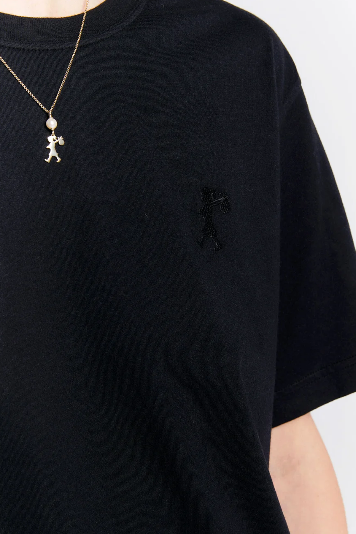 EMBROIDERED RUNAWAY GIRL CLASSIC TSHIRT