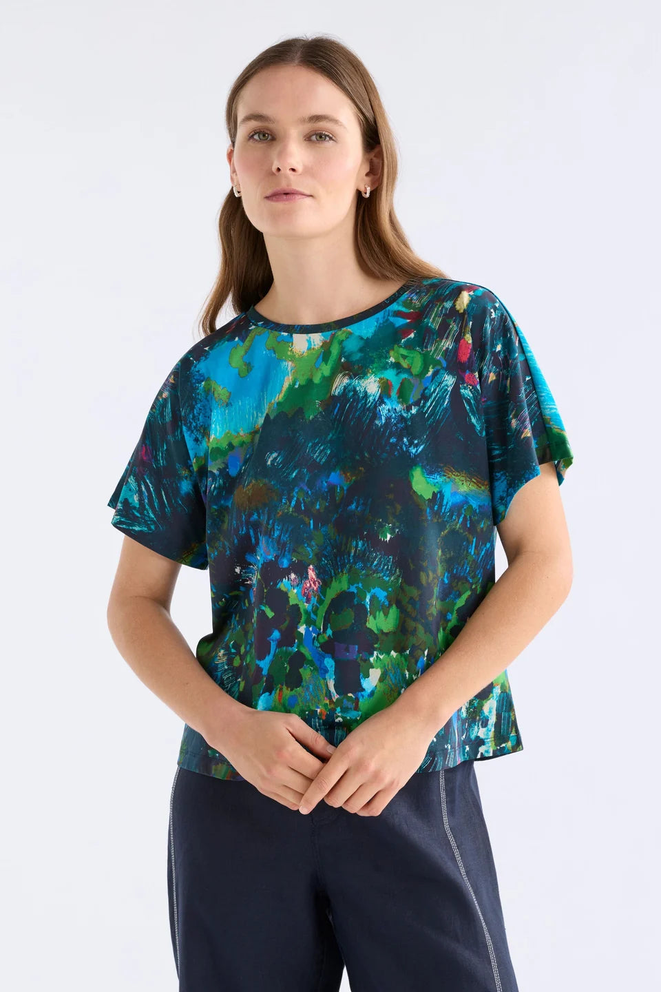 ELK HAKI SHORT SLEEVE TSHIRT ROUND NECK PRINT TEE ABSTRACT PAINTERLY BOTANICALS IN RICH COOL TONES