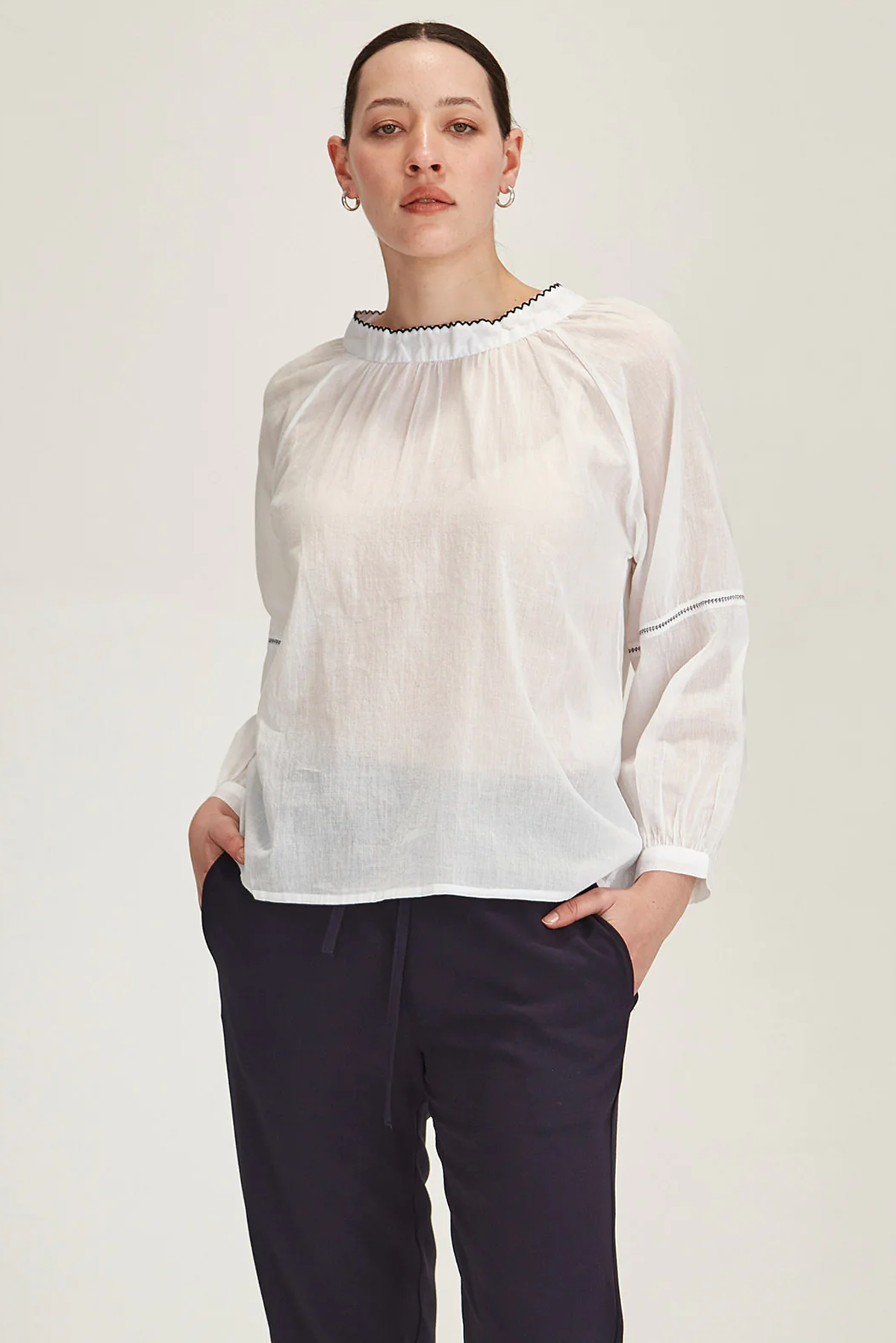 HANA EMBROIDERED TOP