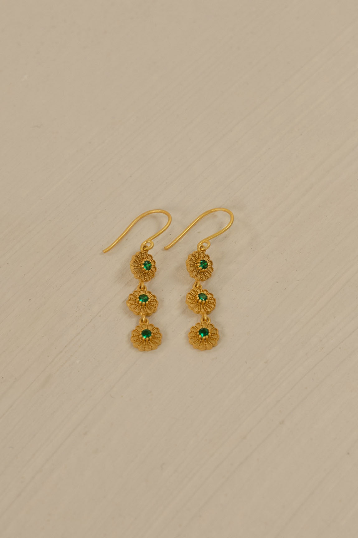 HUMITIY BELLIS EARRINGS GOLD FLORAL