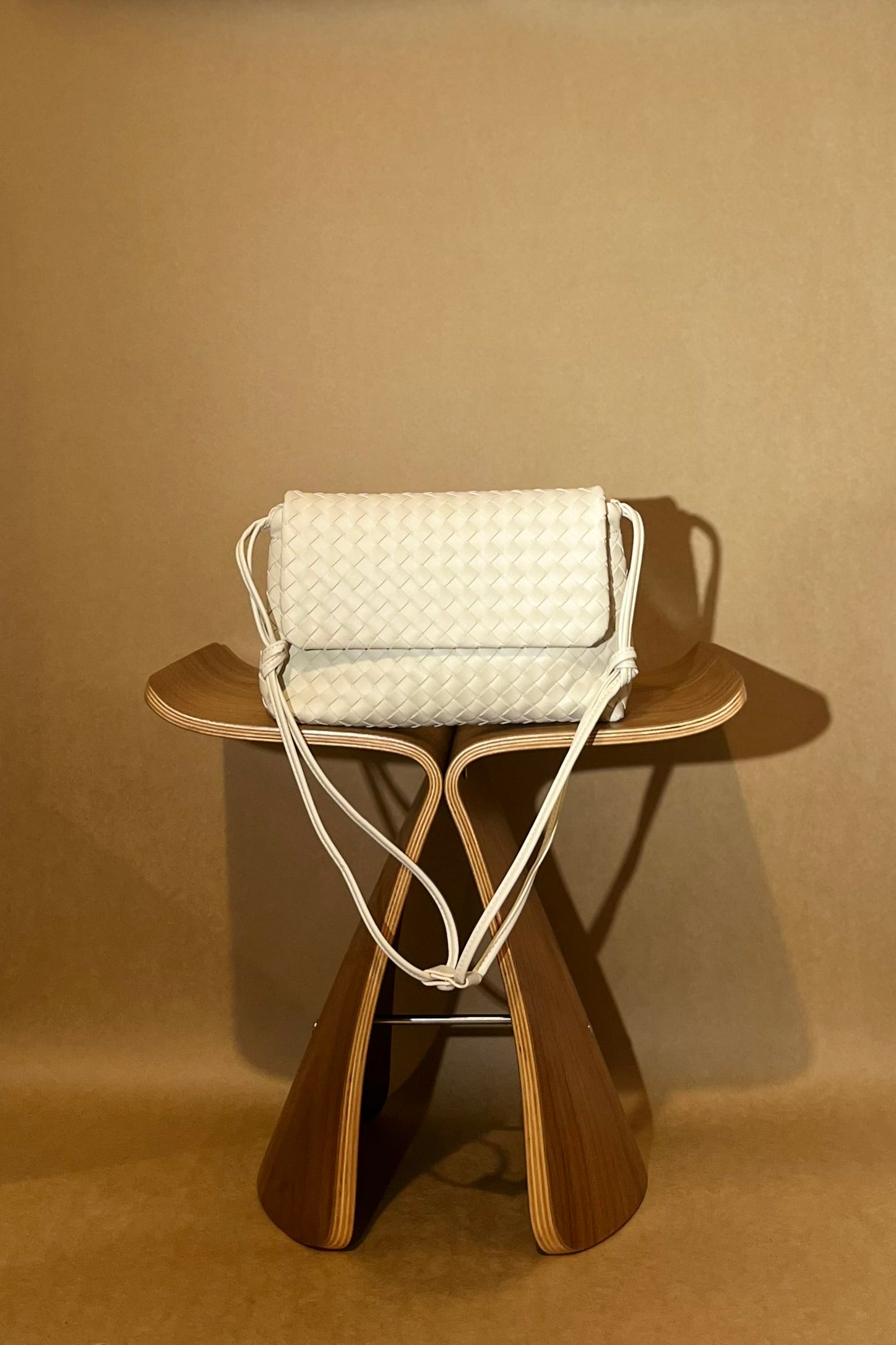 WENDYS LILLY JOLENE BAG VEGAN LEATHER WOVEN BAG BLACK CREAM CREME HAND BAG CROSSBODY BAG SHOULDER BAG