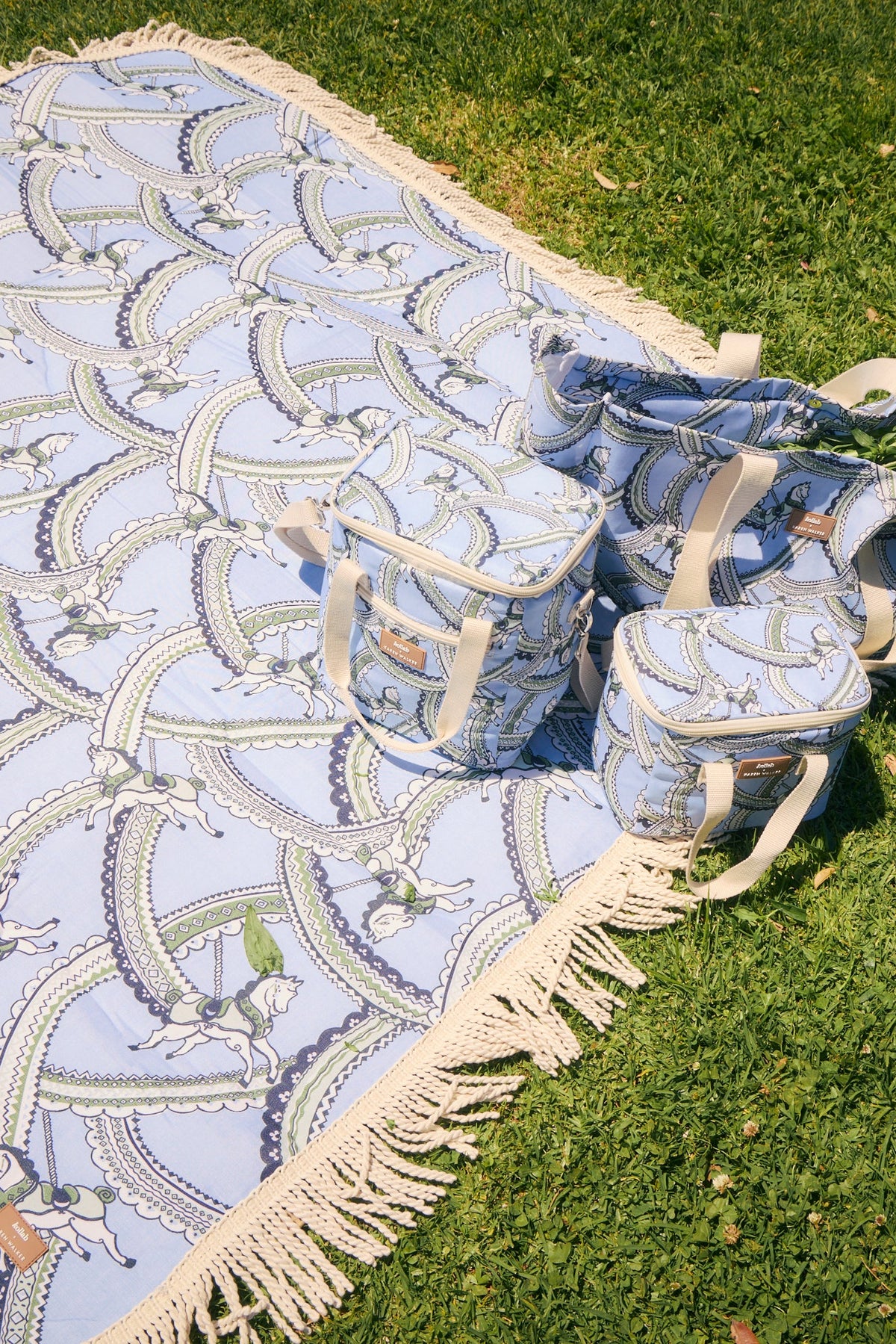 FRINGED PICNIC MAT