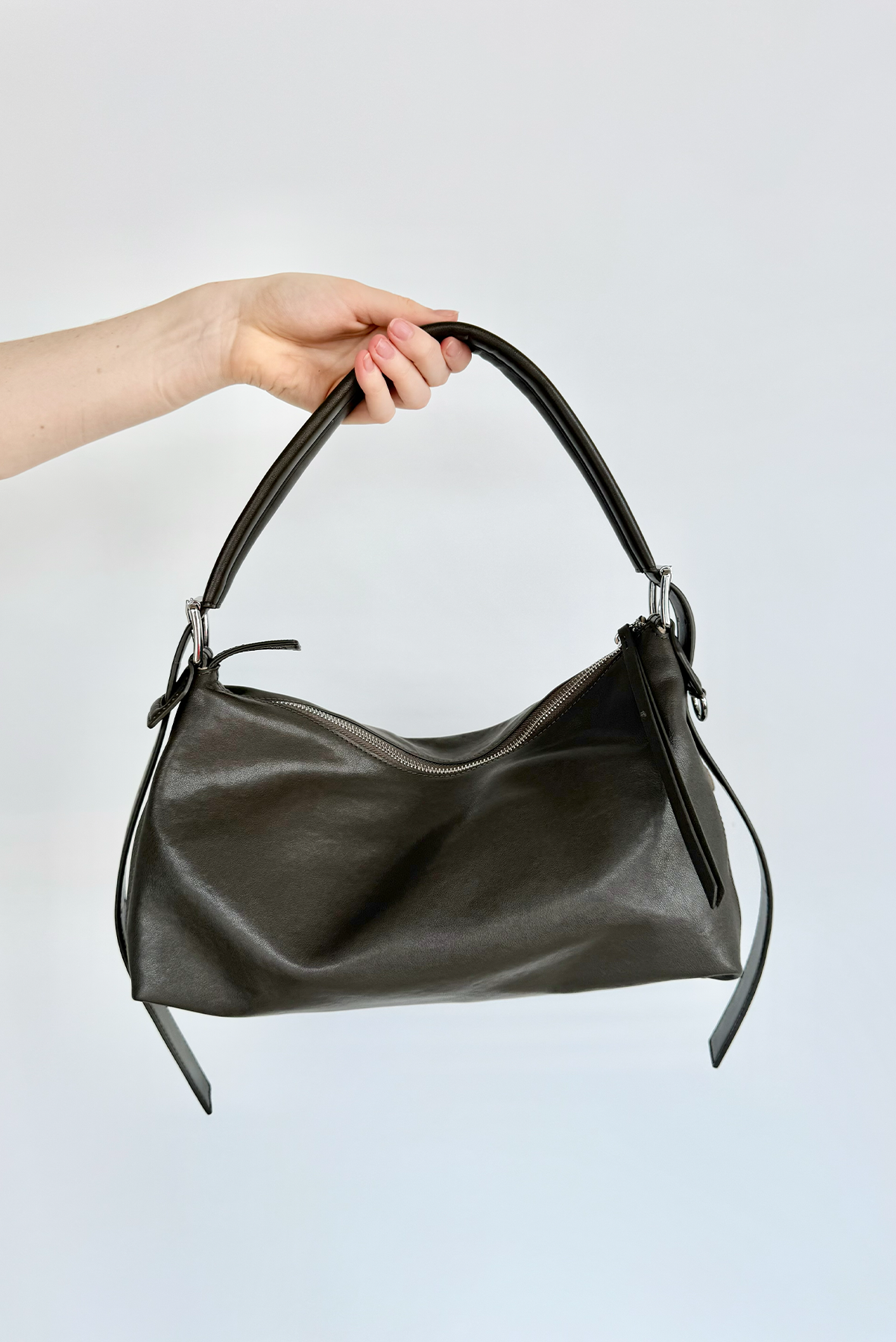 LIVEN SHOULDER BAG