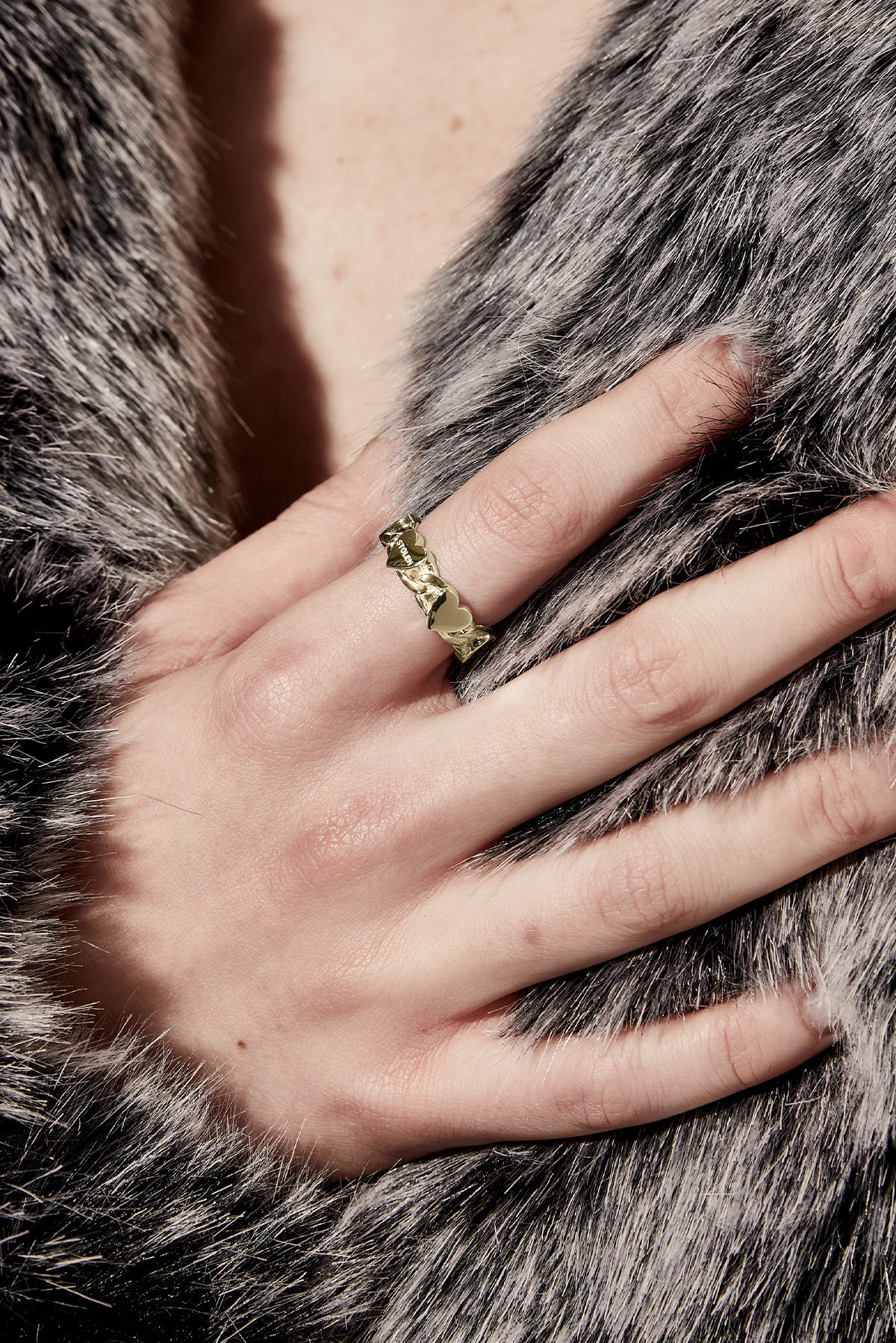 LOVE CHAIN ETERNITY RING