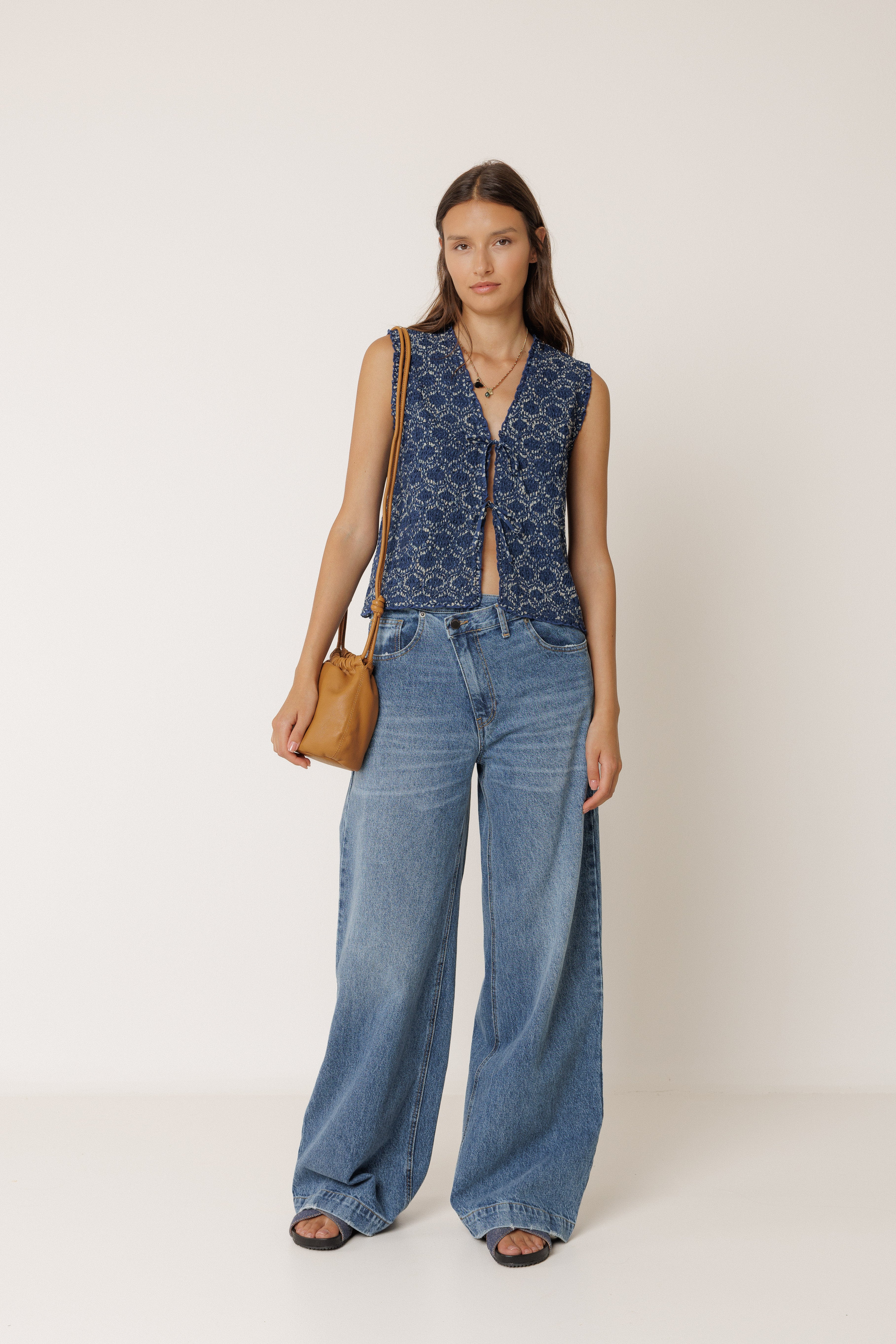 INDI AND COLD ELASTIC VEST WITH TIE INDIGO BLUE LACE TOP COTTON POLLYESTER