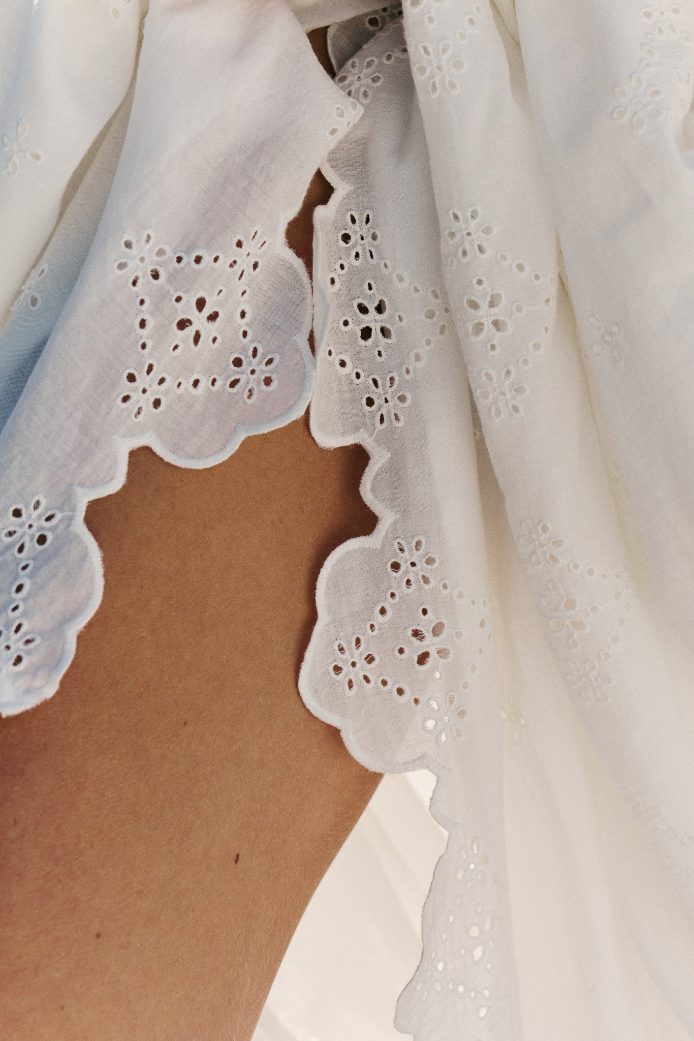 INDI AND COLD EMBROIDERED MIDI SKIRT COTTON WHITE