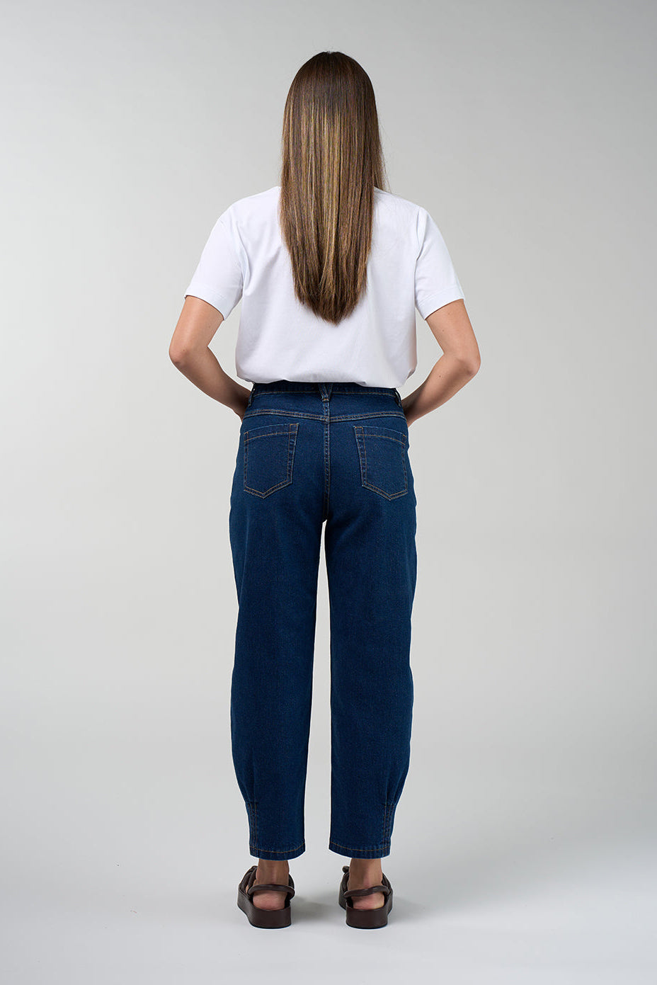 Trio Jean in light and dark wash denim with relaxed tapered leg and cropped length