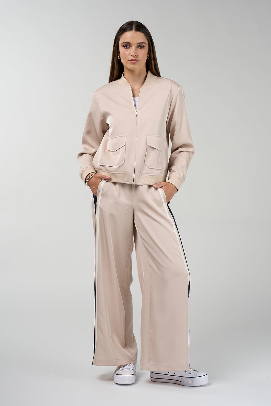Contour stretch wide leg pants in stone with navy side stripe