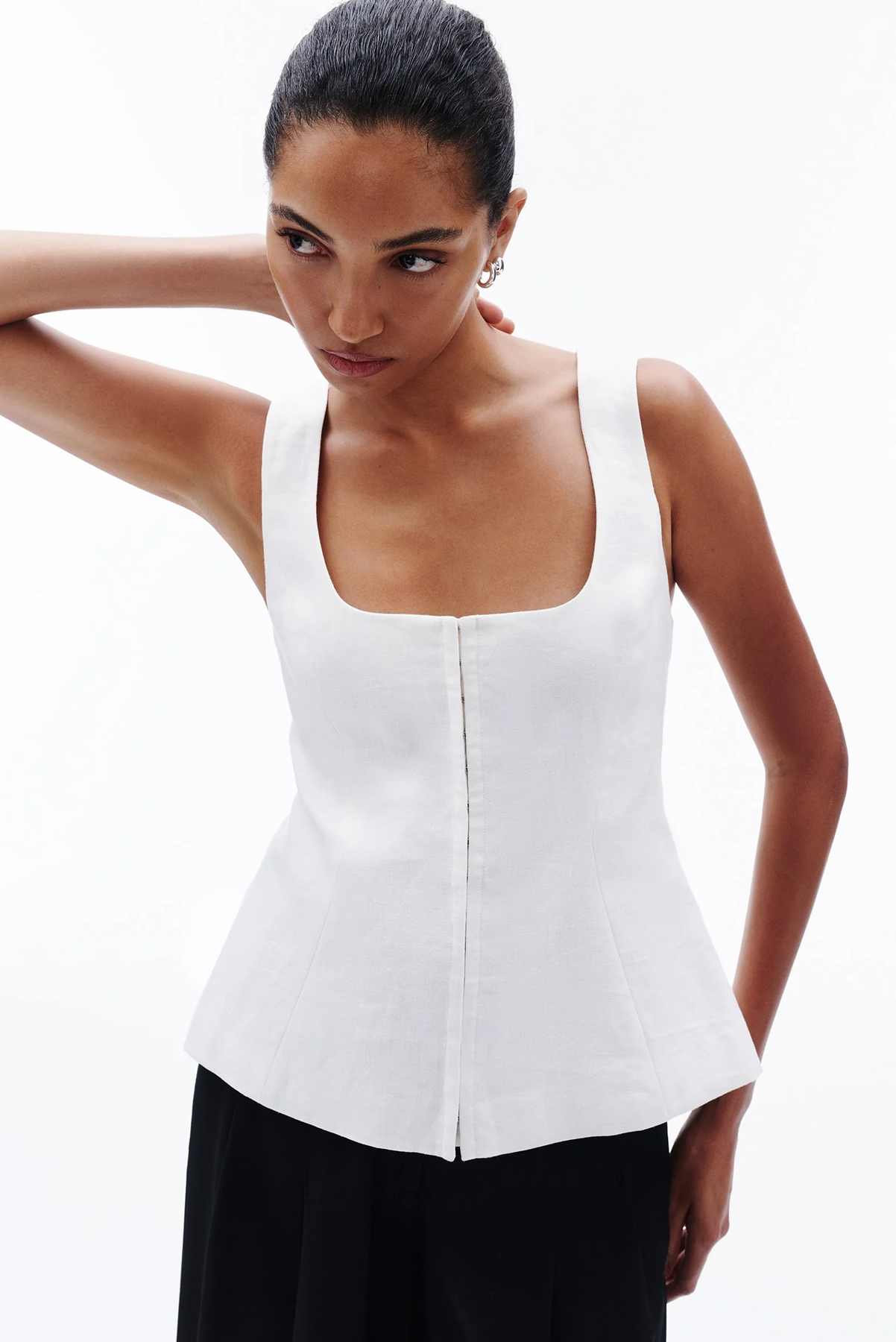 QUINN LINEN VEST