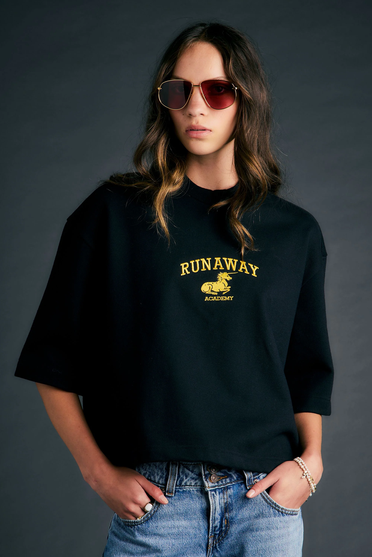 RUNAWAY ACADEMY TOP