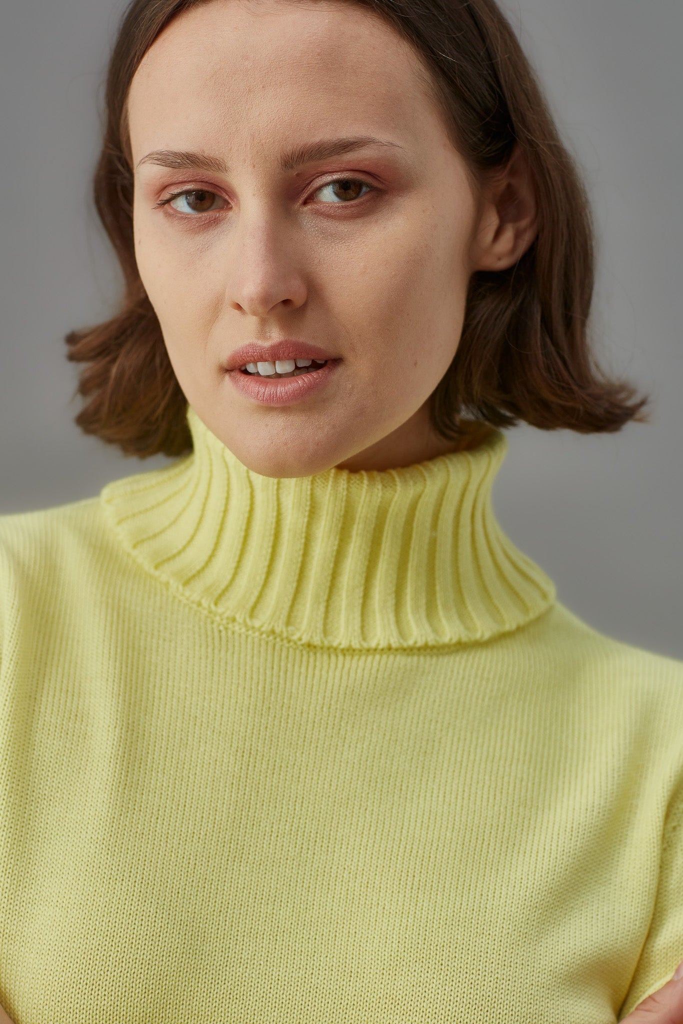 MERINO CROP FUNNEL NECK JUMPER