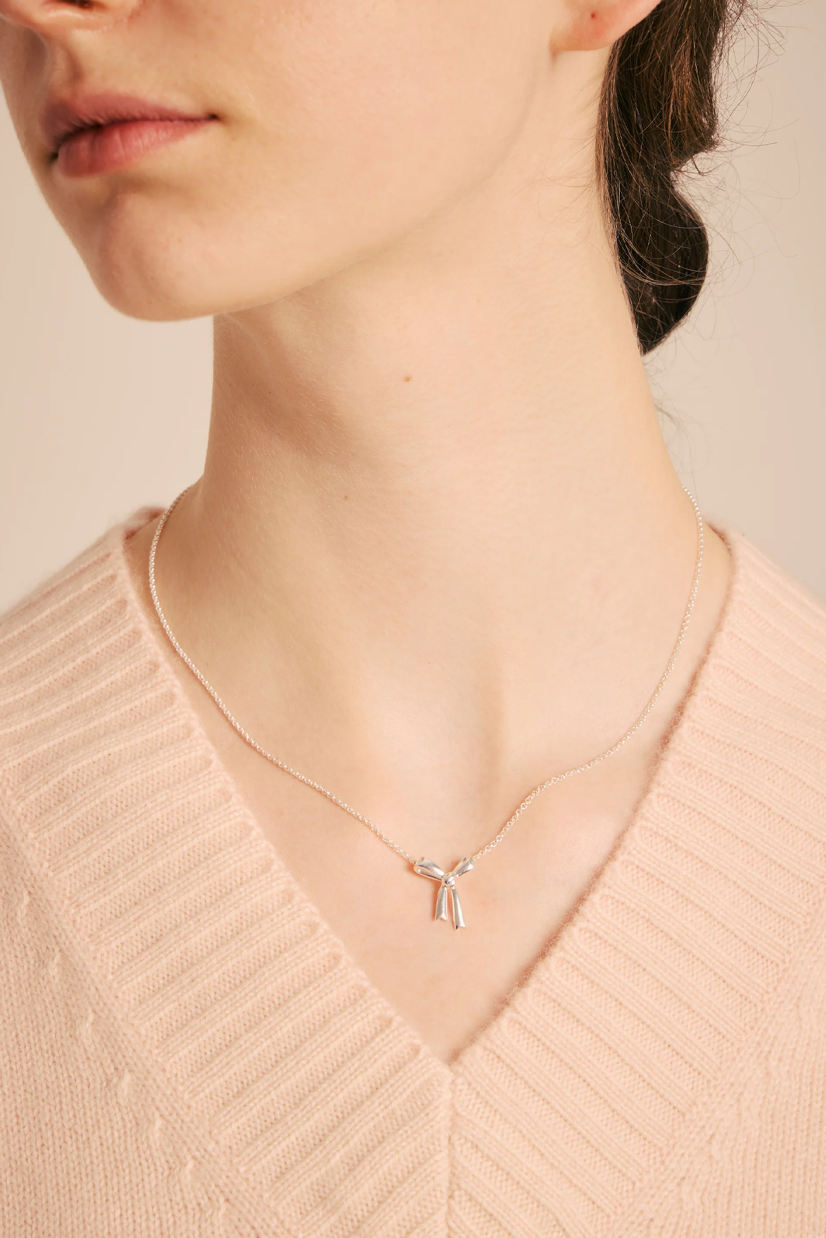 SMALL BOW NECKLACE