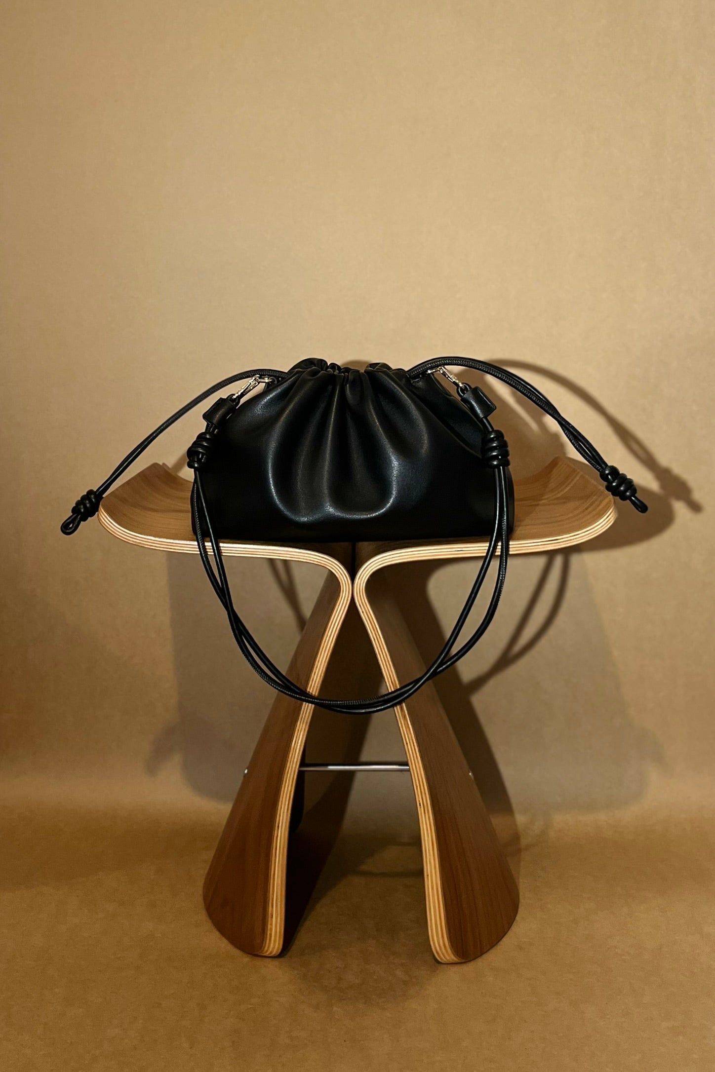 WENDYS BAGS LILLY BAGS STELLA BAG BROWN CHOCOLATE BLACK CREME CREAM SHOULDER BAG HANDBAG CINCH GATHER PLEAT BUCKET BAG