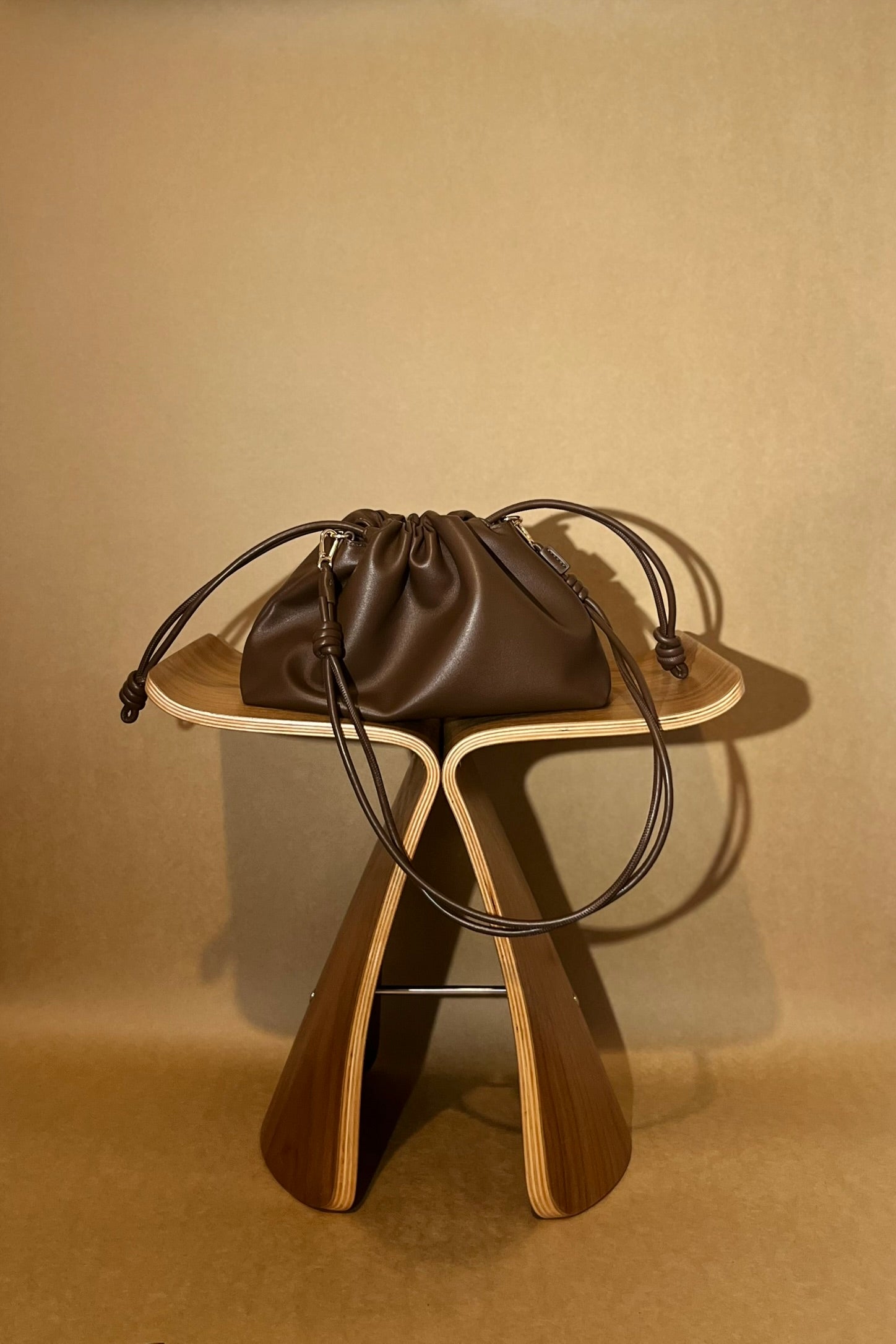 WENDYS BAGS LILLY BAGS STELLA BAG BROWN CHOCOLATE BLACK CREME CREAM SHOULDER BAG HANDBAG CINCH GATHER PLEAT BUCKET BAG