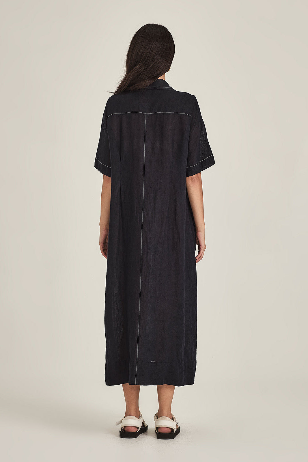 SILLS MADDY LINEN DRESS BUTTON UP SHIRT DRESS WITH PLEAT CINCHING AROUND THE WAIST COMES IN BLUE GREEN OR NAVY