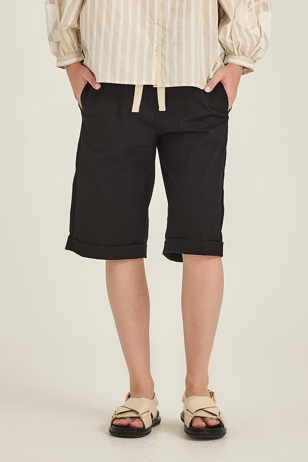 SILLS MACY SHORTS BLACK WITH CREAM DRAWSTRING