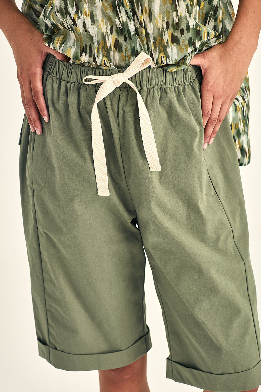 SILLS MACY SHORTS KHAKI WITH CREAM DRAWSTRING