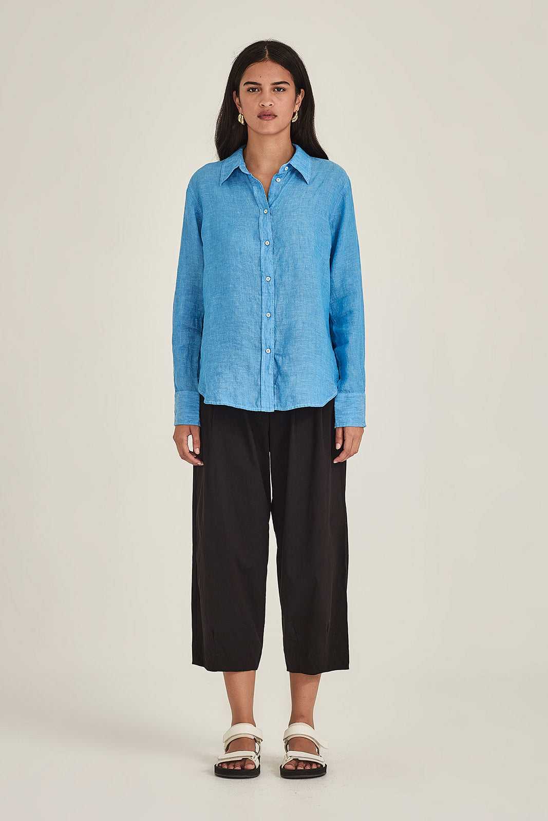 SILLS PRINCETON LINEN SHIRT classic button up linen shirt with white contrast stitching comes in navy, blue and green