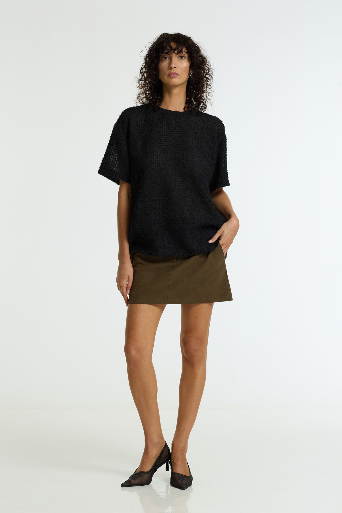 BLAK STILL MOMENT TOP POLYESTER CHIFFON COTTON BLACK TEXTURED TEE