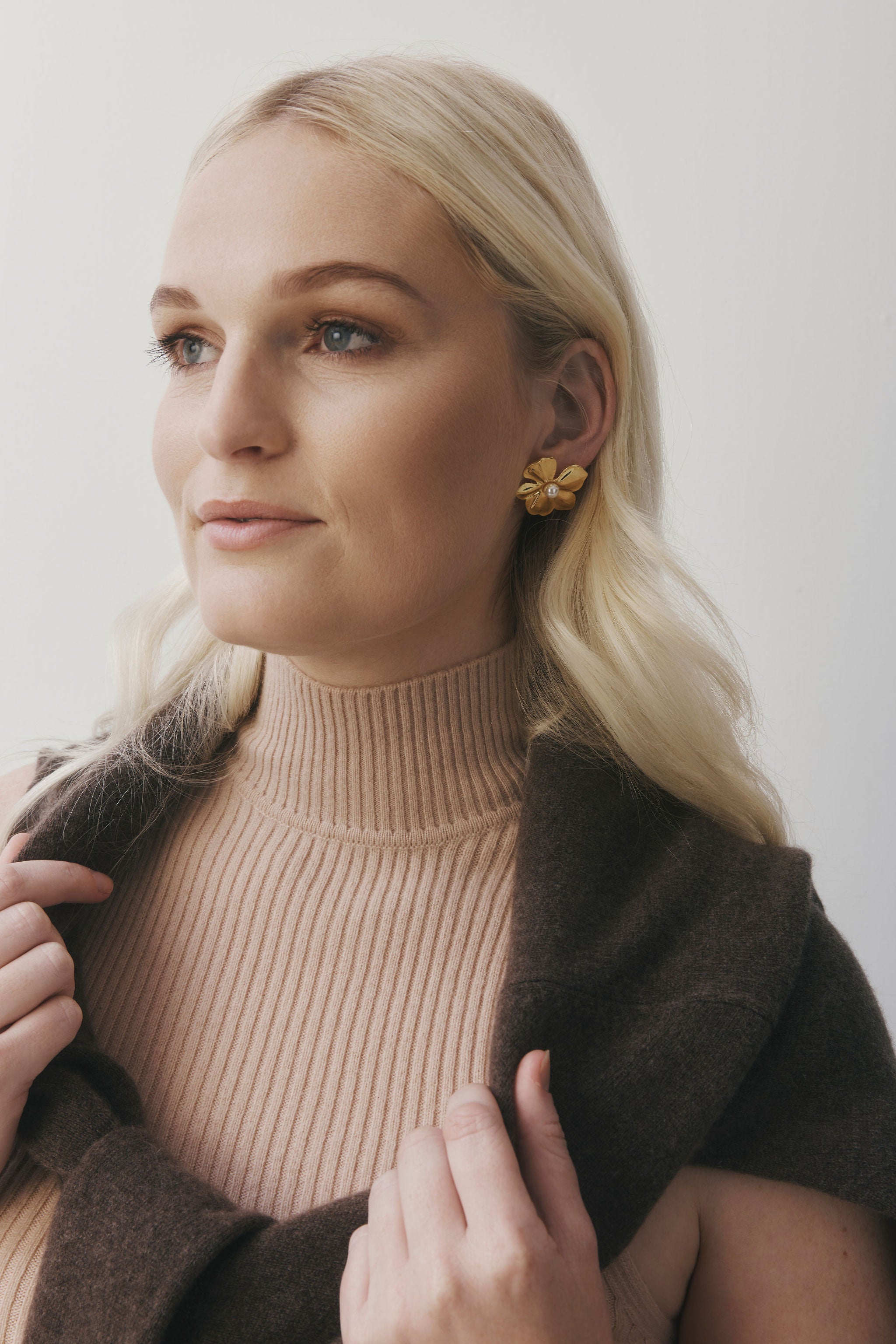 VIOLET EARRING