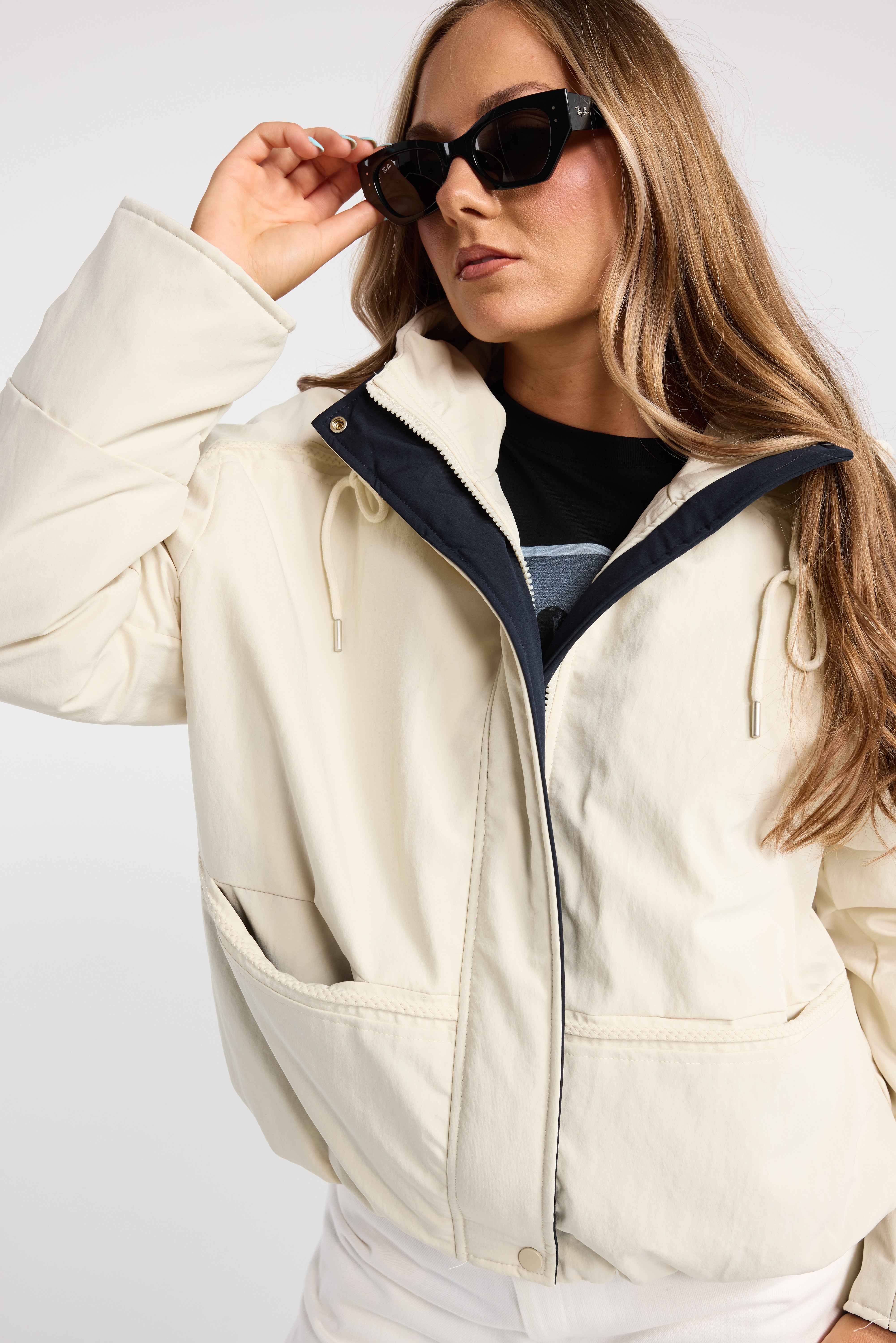 WEEKEND JACKET