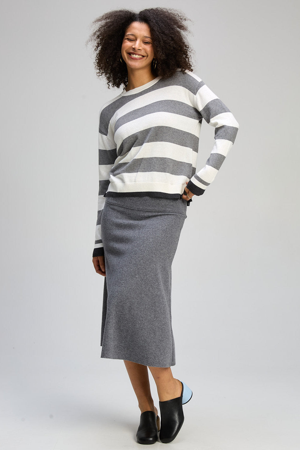 STRIPE CLASH SWEATER