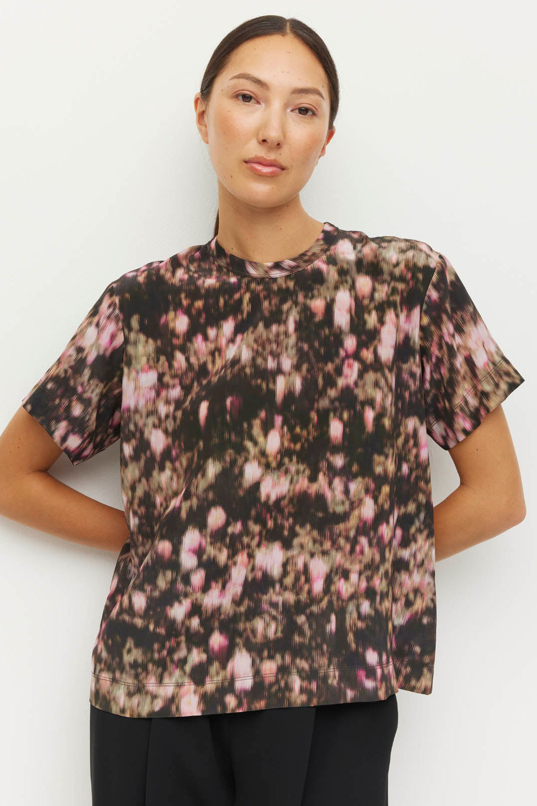 JULIETTE HOGAN FANCY T SILK FLROAL PINK TOP