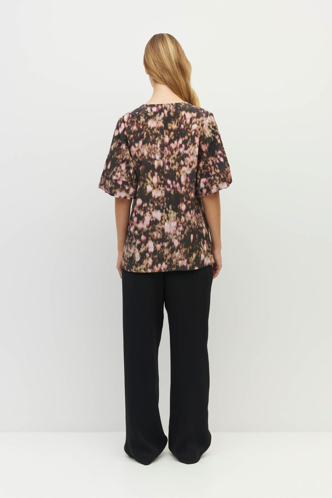 JULIETTE HOGAN HPARKER T SILK PINK FLROAL TOP