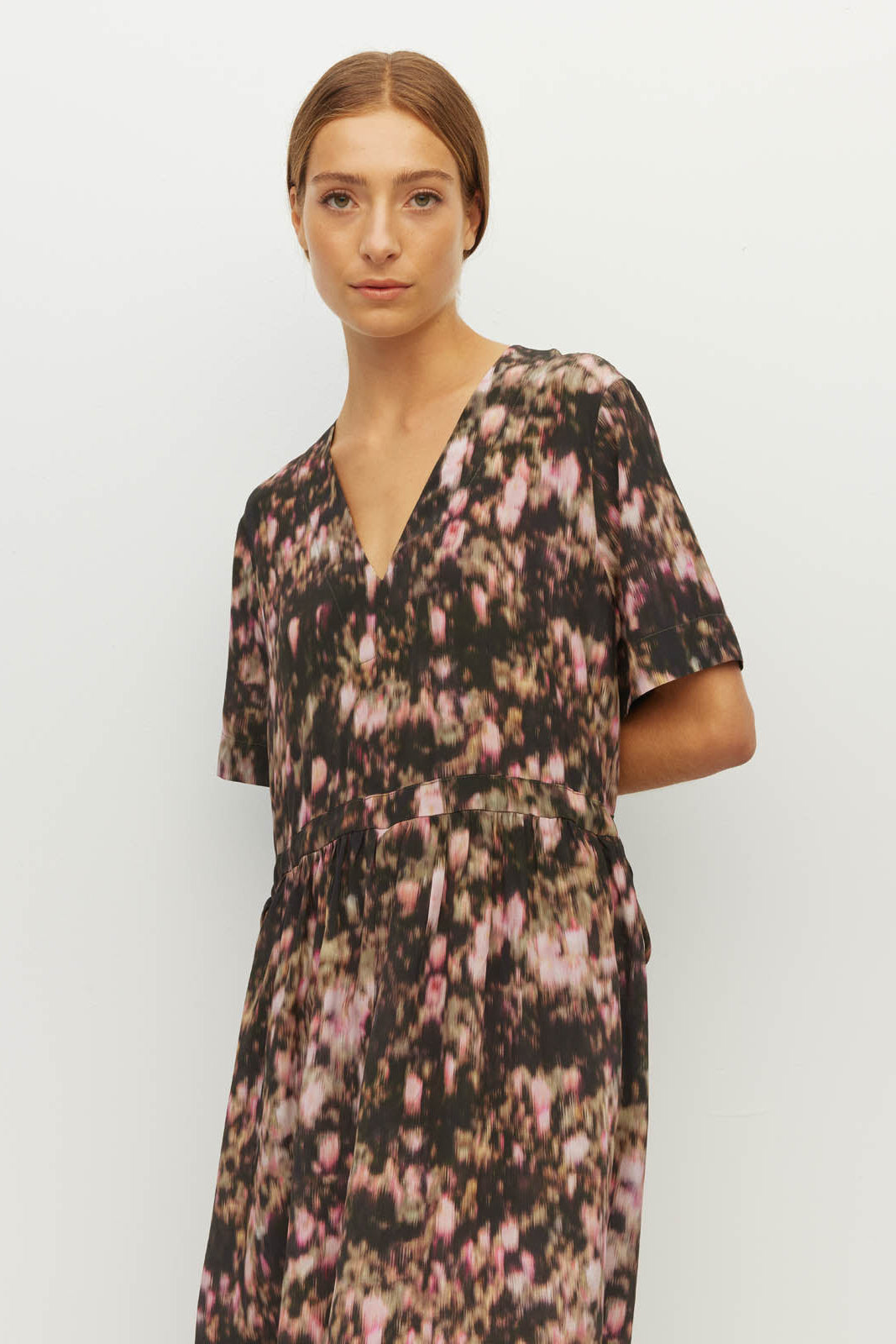 JULIETTE HOGAN VIMA TUNIC SILK MIDI DRESS FLORAL PINK