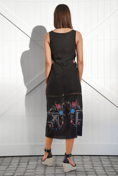 SEWING LOVELY DRESS