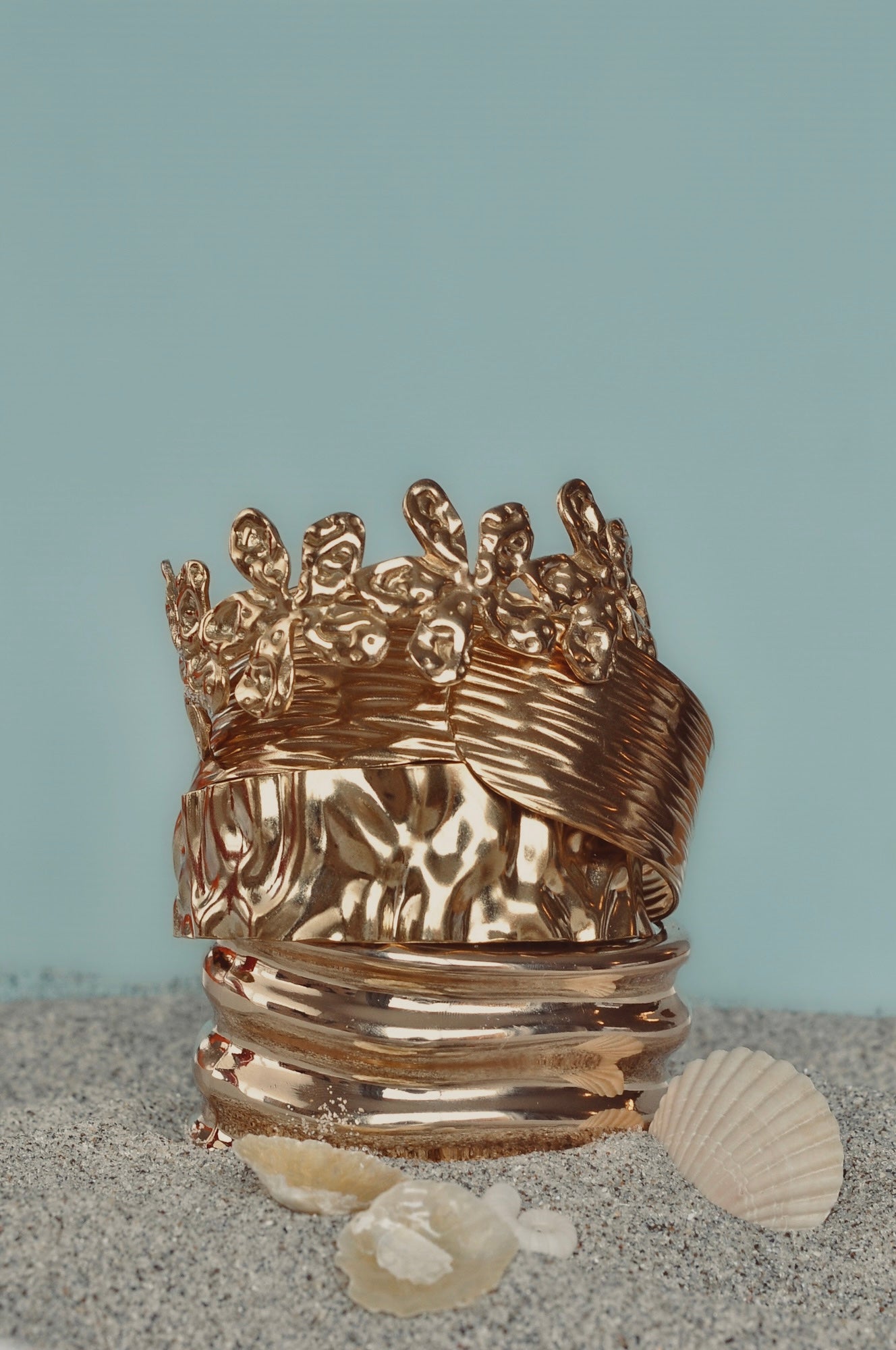 WENDYS ALI BANGLE GOLD TEXTURED FLOWER ADJUSTABLE CUFF BANGLE