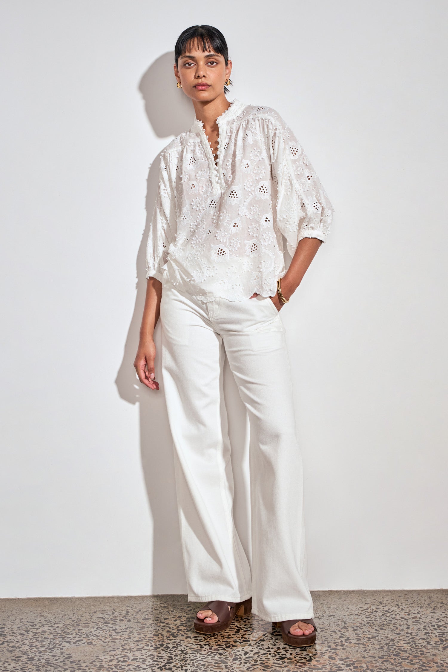 ZOE KRATSMANN TWINE TOP WHITE TOP WITH FLORAL EMBROIDERY SUBTLE PUFF 3/4 SLEEVES AND A BUTTON V NECK