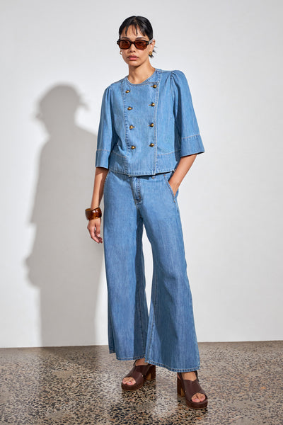 ZOE KRATSMANN PLUNGE JACKET DOUBLE BREASTED COLLARLESS DENIM JACKET WITH 3/4 LENGTH SLEEVES AND BRASS BUTTONS 