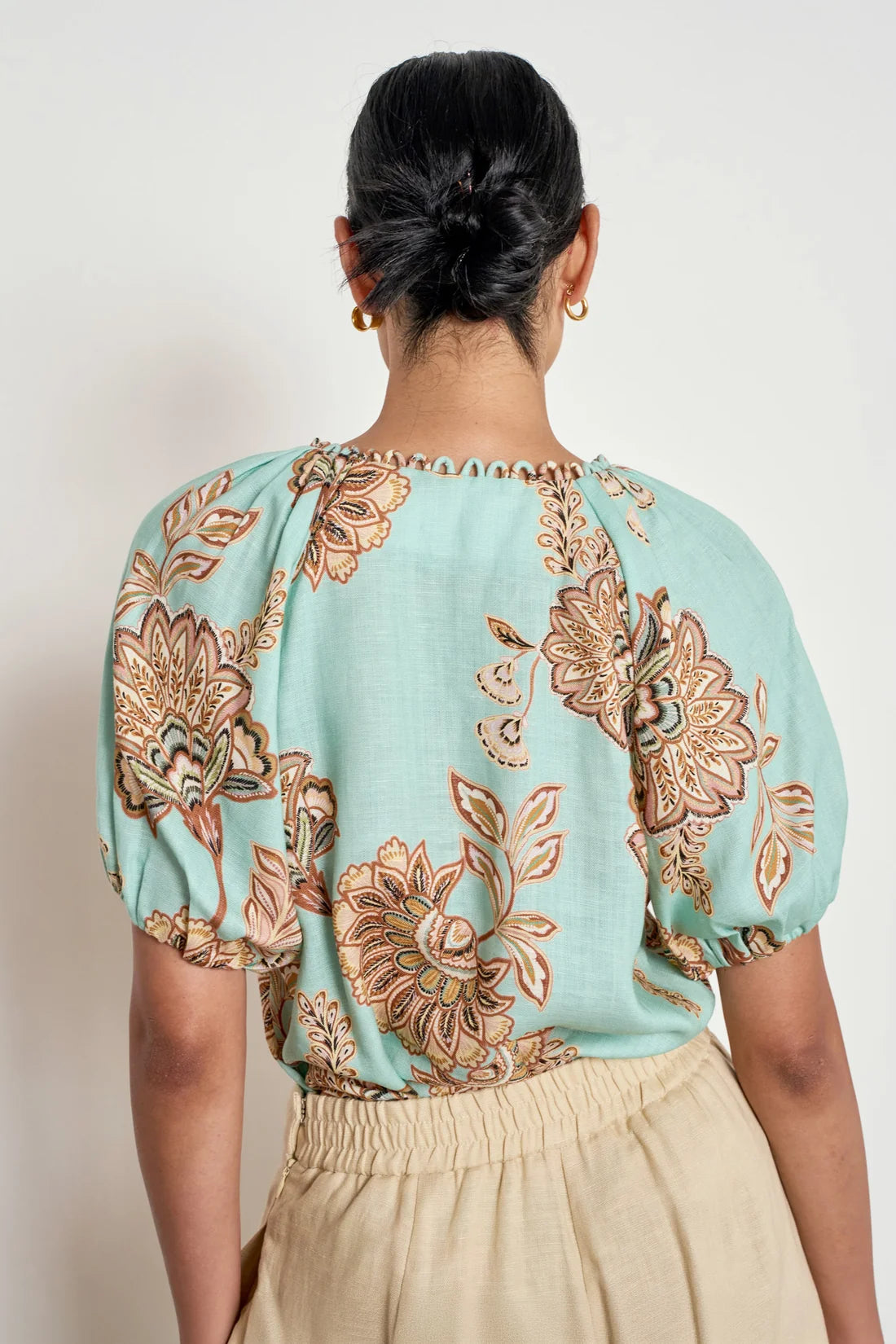 ZOE KRATSMANN PERCEIVE TOP MINT LINEN TOP WITH FLOARL PATTERN PUFF SLEEVES AND LOOP DETAIL ALONG NECK LINE 