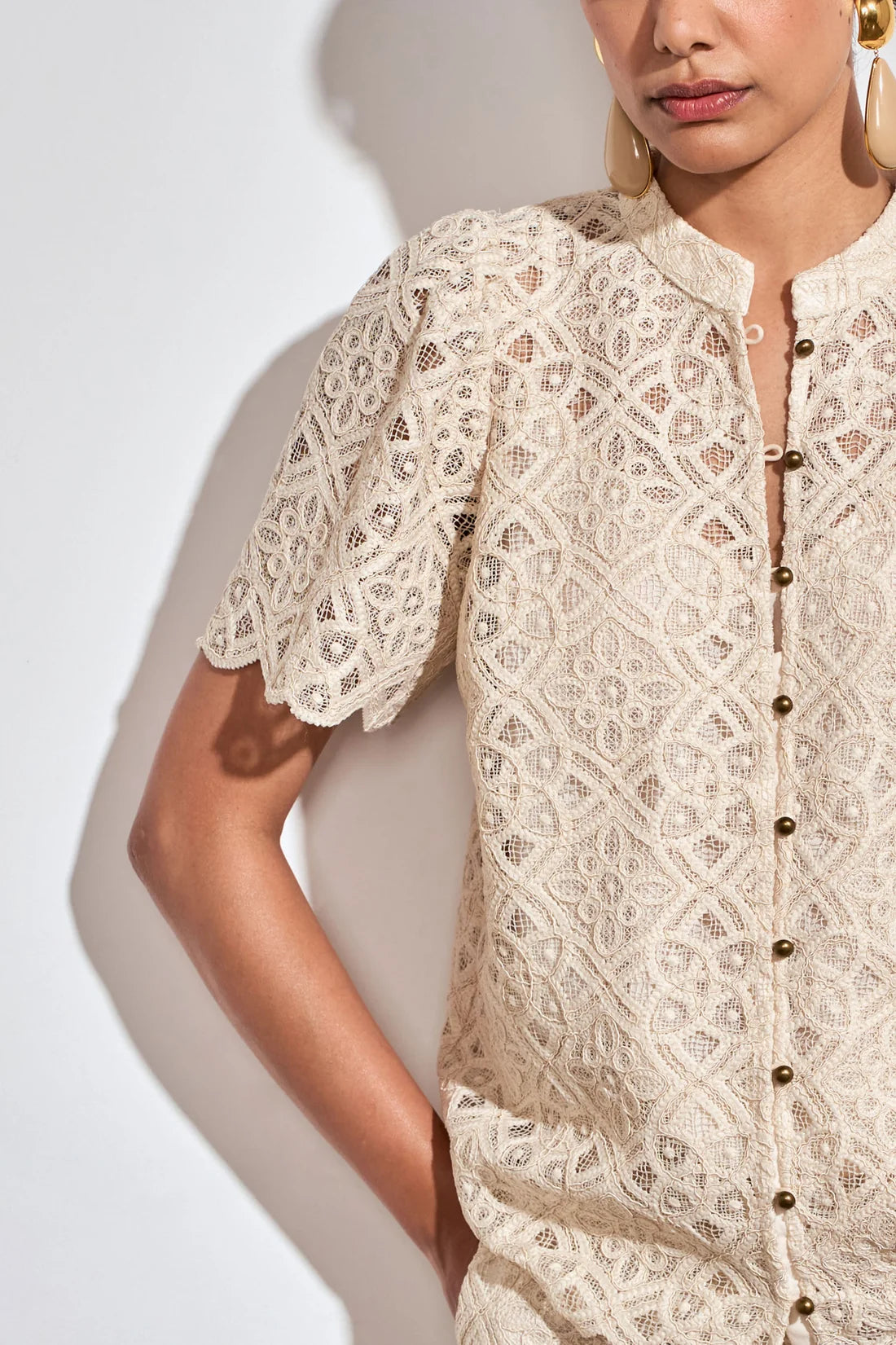 ZOE KRATSMANN FLICKER TOP CREAM BUTTON UP LACE TOP WITH SCALLOPED SLEEVES AND HEM