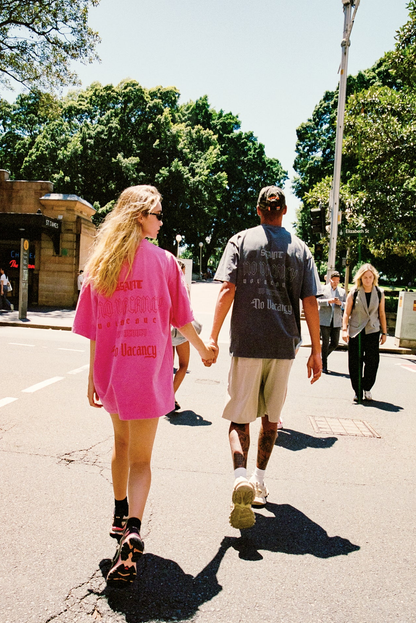 NO VACANCY TEE