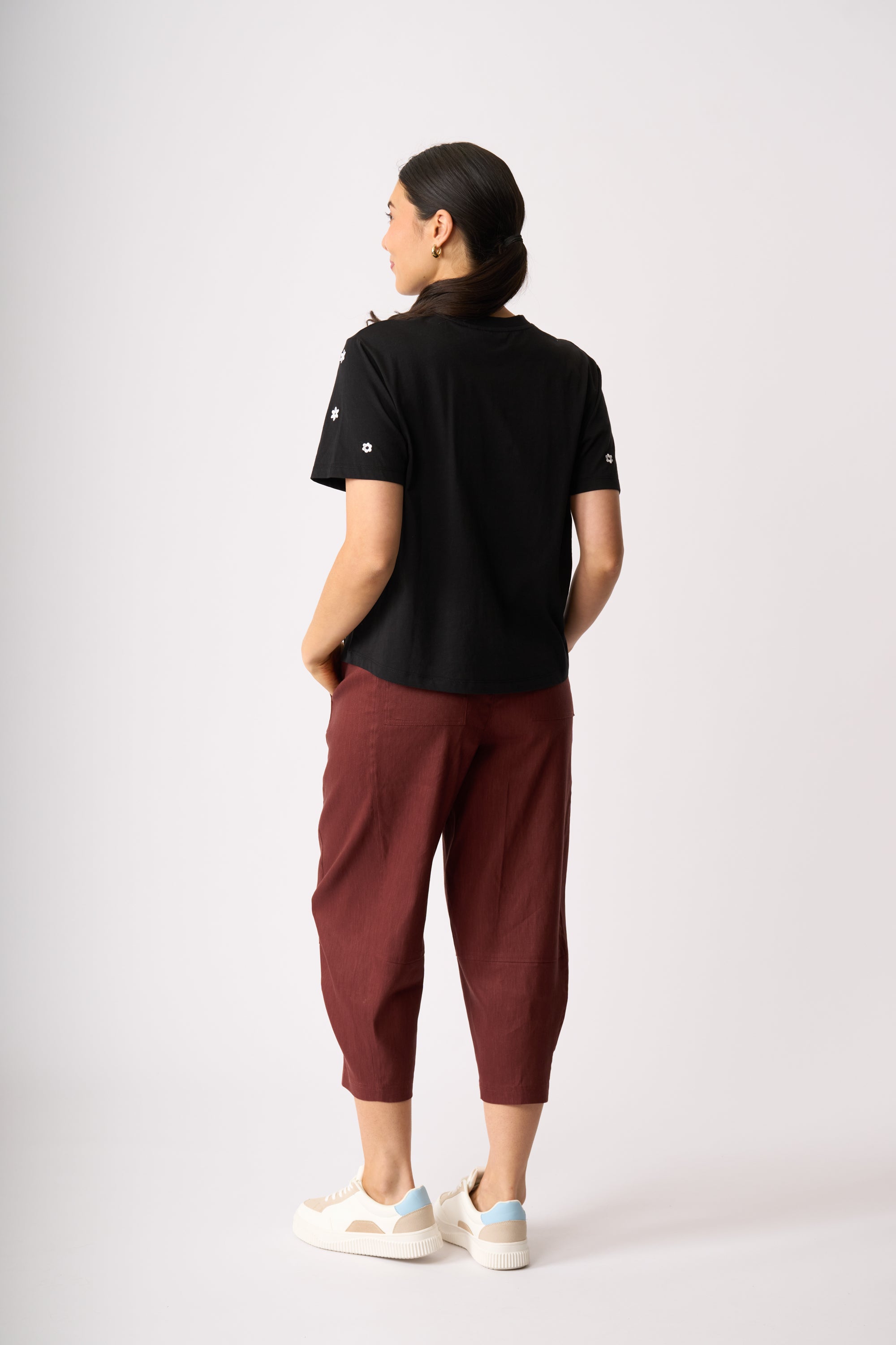 LONGBEACH OH THREE BARREL ALONG TROUSERS LINEN VISCOSE ELASTANE BLACK COCO BROWN CROPPED PANT
